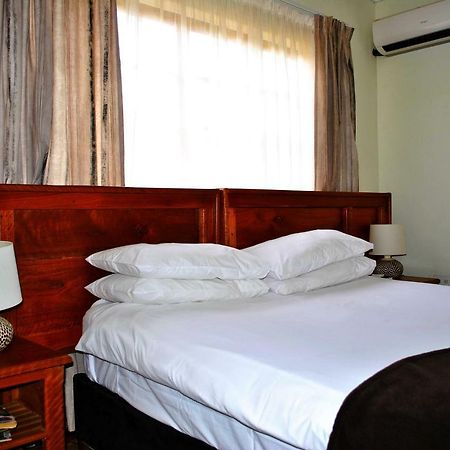 Mount Azimbo Lodge Луис Трикард Екстериор снимка